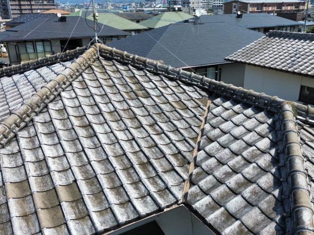 筑紫野市の瓦屋根の雨漏り調査