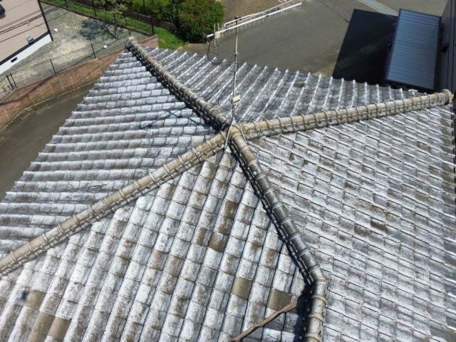 【筑紫野市】瓦屋根の雨漏り調査｜低予算での防水シートカバー工事をご提案