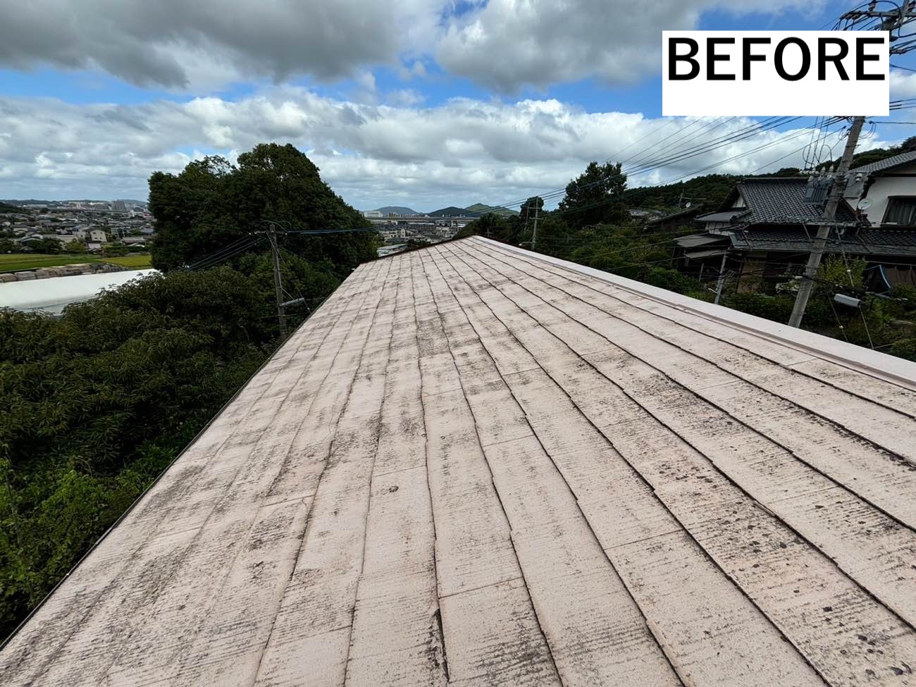 スレート屋根の劣化を調査