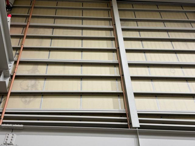 行橋市でプラスチック工場の屋根を調査