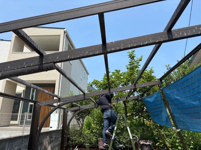 既存屋根材の撤去