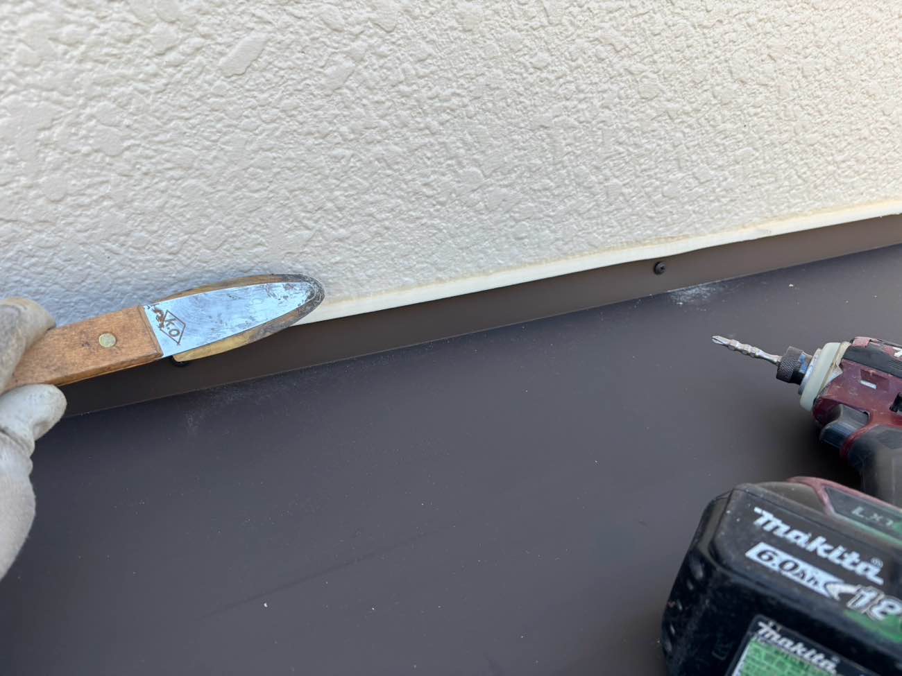 新規庇の取り付け