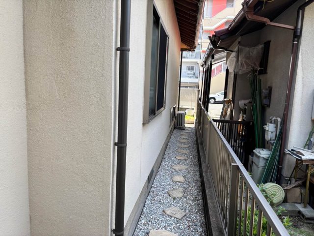 筑紫野市の外壁を調査中