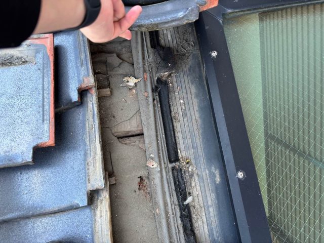 小郡市のトップライト周囲の劣化