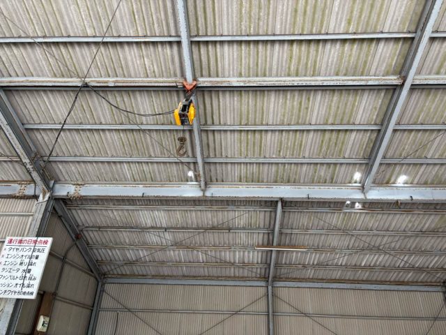 宮若市の倉庫の屋根内部