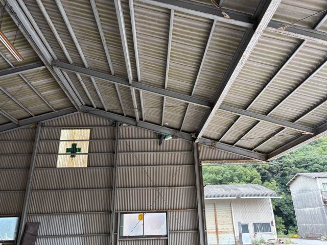 宮若市の雨漏りした倉庫の中