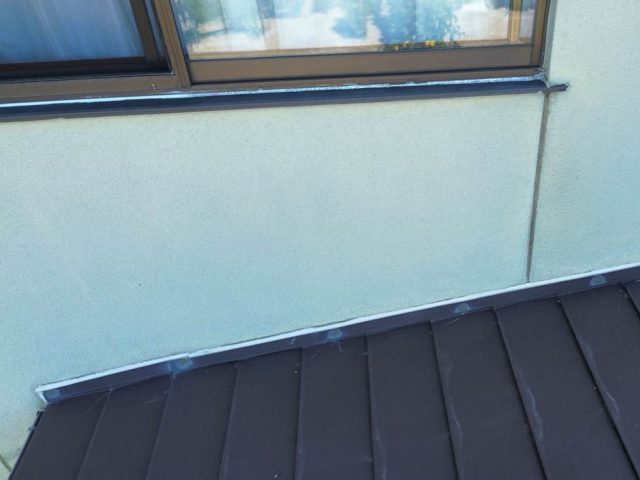 筑紫野市でサッシ周りと差し掛け屋根を調査