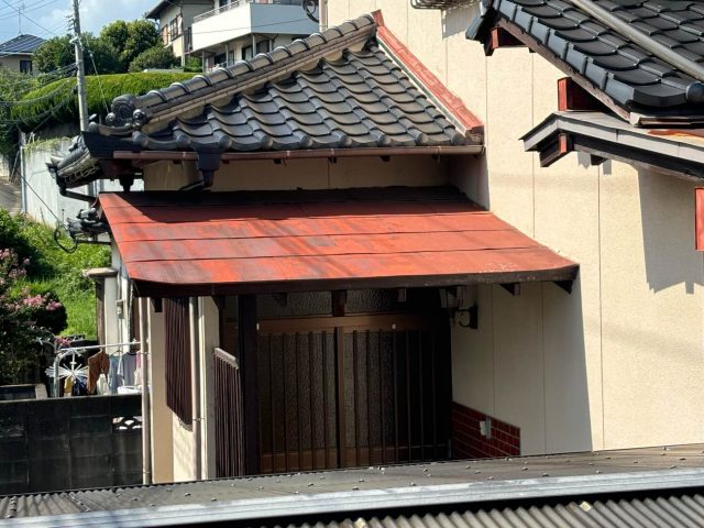 太宰府市で確認された屋根の老朽化