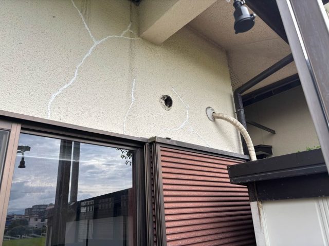 筑紫野市で確認された外壁の大きなびび