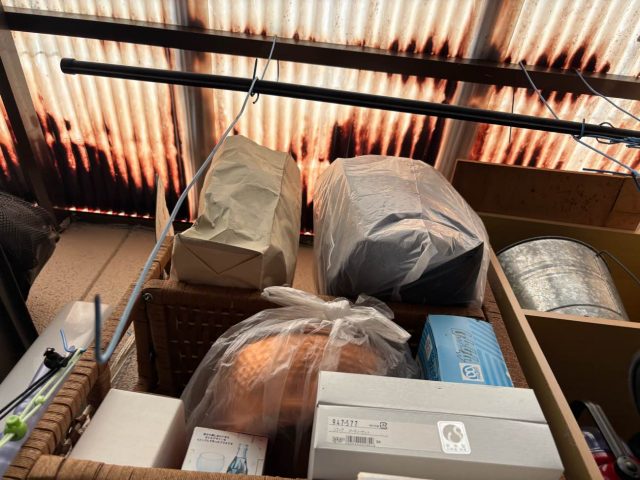太宰府市の茶色く変色した物置屋根