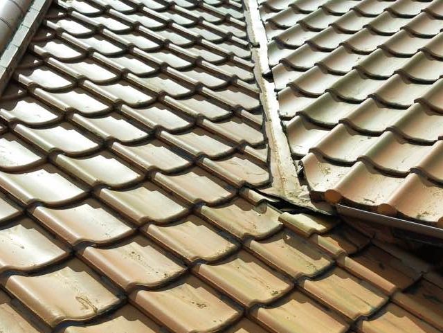 筑紫野市の調査で見つかった谷板金の腐食