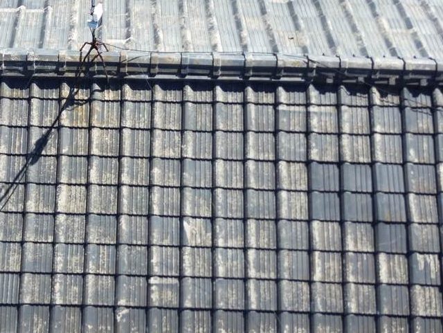 太宰府市の色褪せたセメント瓦