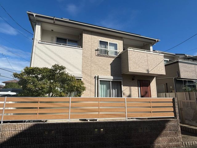 【小郡市】外壁の調査｜黒ずみ汚れ・塗膜防水機能の低下・シーリングの劣化から補修と塗装を提案