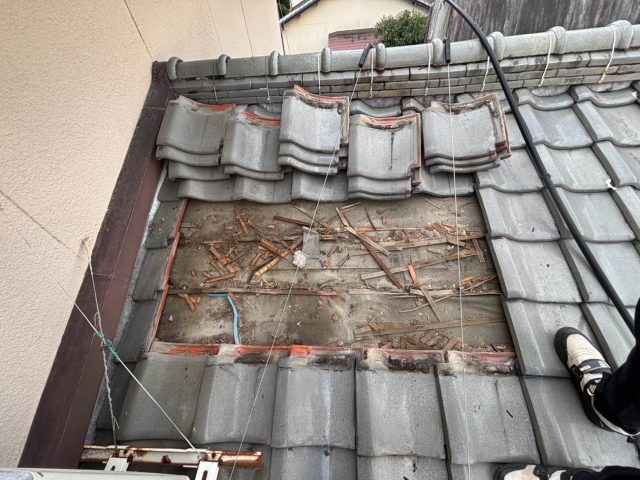 筑紫野市で既存瓦を撤去