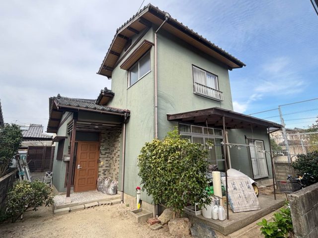【太宰府市】地震後の調査で判明したセメント瓦屋根の劣化｜外壁のひび割れも確認