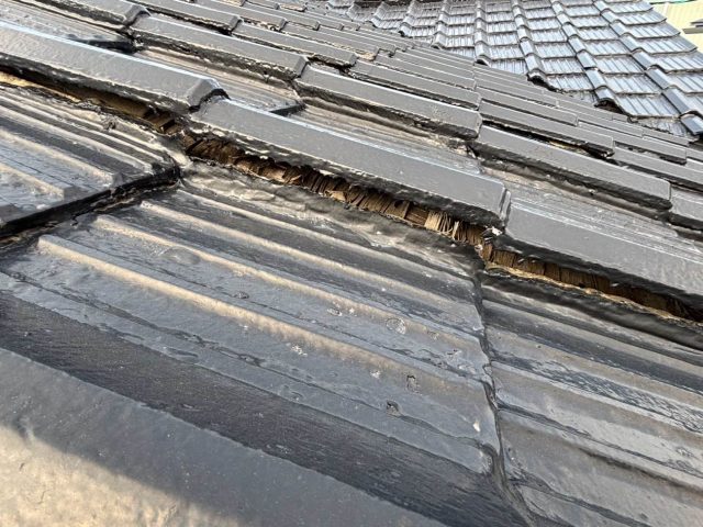 古賀市の調査で見つかった瓦屋根の不具合