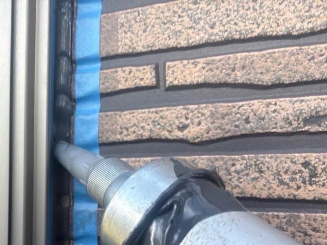 筑紫野市で窓枠コーキング充填