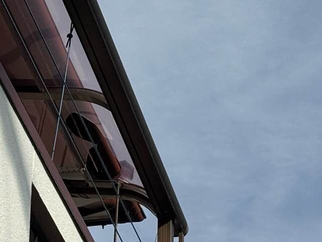 小郡市で強風で破損したベランダ屋根