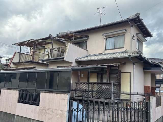 【太宰府市】ベランダ屋根の穴あき・割れ｜紫外線と経年劣化による波板交換のご提案