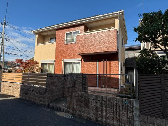 【小郡市】外壁塗装工事｜高耐候性塗料「フッ素REVO-IR」×ミッドビスケット・テラコッタで仕上げ