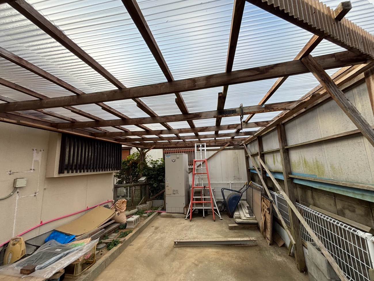 太宰府市の波板交換工事、施工完了