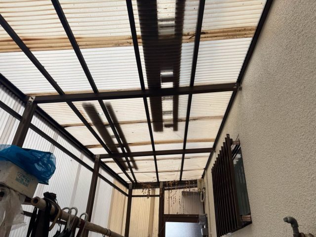 筑紫野市で調査したベランダ屋根の波板