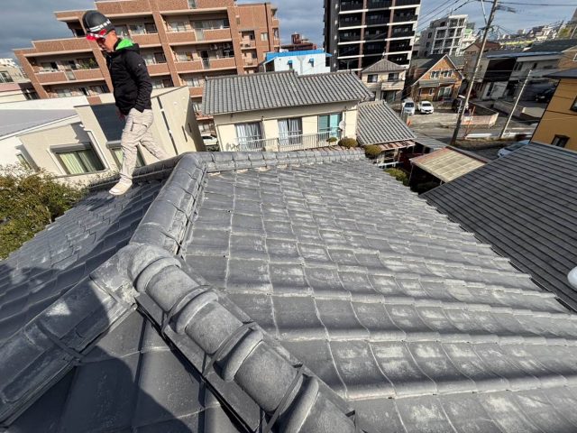 筑紫野市の経年劣化が進んだ瓦屋根