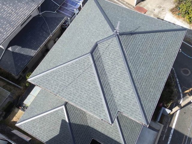 【太宰府市】棟板金・壁際板金を強化した屋根カバー工事｜集中豪雨への備えと対策