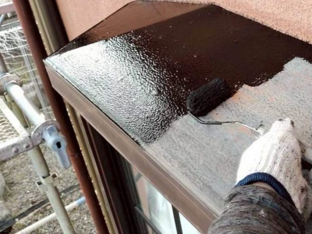 筑紫野市で庇へ錆止め塗布