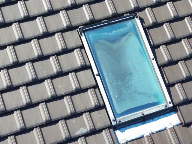 小郡市で天窓シーリング劣化を確認