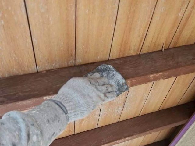 【筑紫野市】外壁の塗装工事｜仕上がりを左右する重要工程：下地処理と下塗り