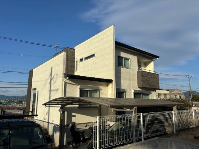 【筑紫野市】外壁の隙間が気になる住宅を調査｜シーリング劣化とひび割れ、カビ汚れなどが発覚