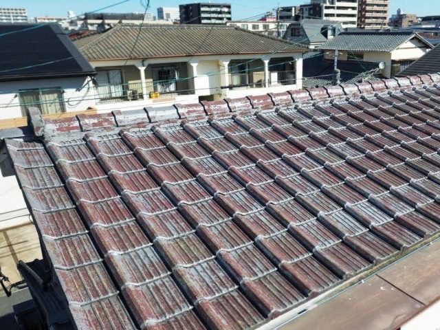 小郡市で屋根の劣化を調査