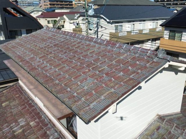 【小郡市】瓦屋根の色褪せと変色を調査｜軽量化・耐震化を見据えた葺き替え工事の検討