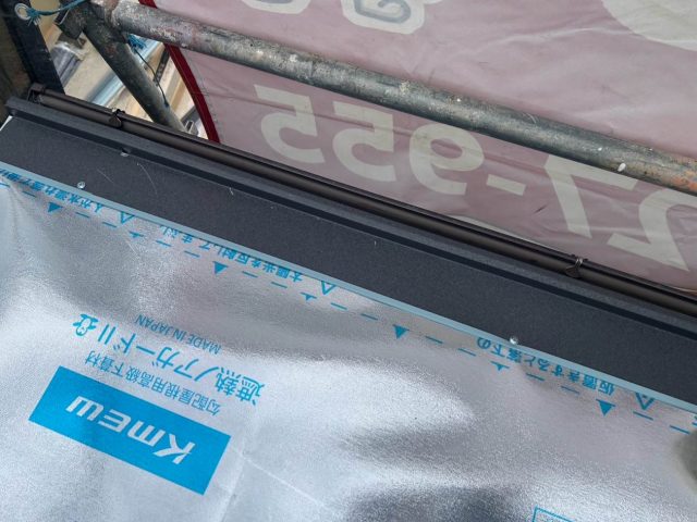 筑紫野市の葺き替え工事で防水シートを施工