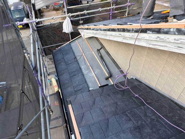 小郡市でルーガ鉄平を施工中
