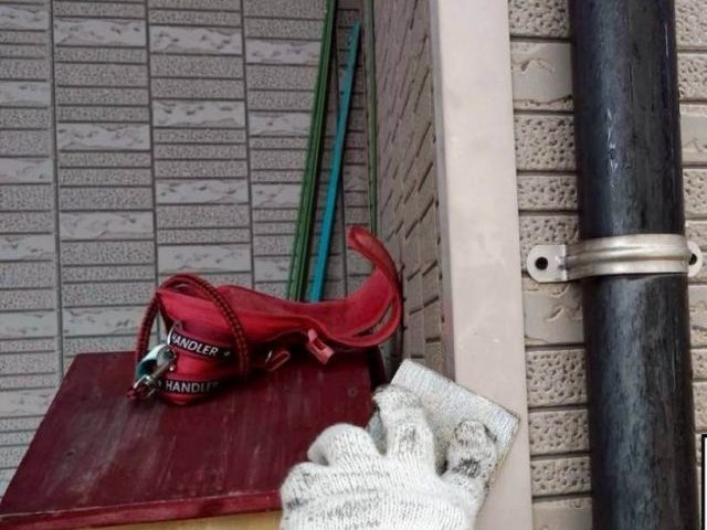 【小郡市】研磨・錆止め・下塗りから行う外壁塗装工事｜塗膜剥離を徹底改善