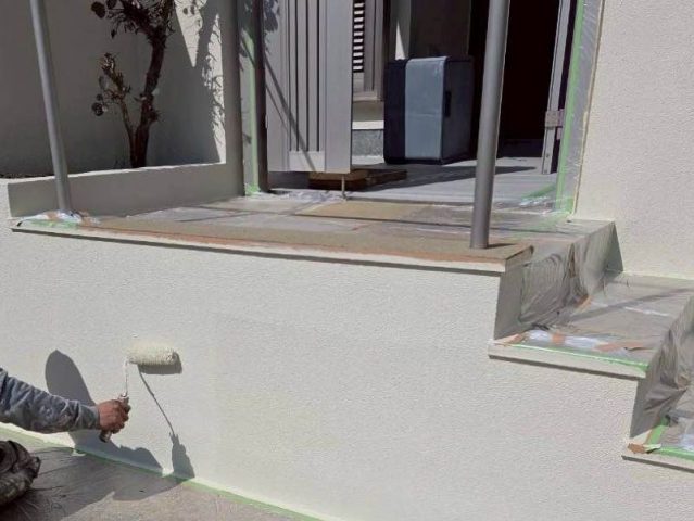 筑紫野市の階段部分上塗り