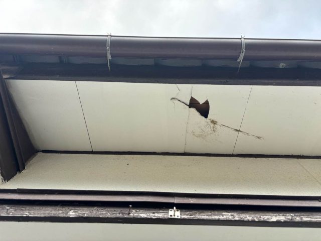 小郡市の強風被害を受けた軒天