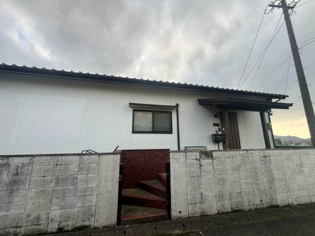 小郡市の平屋の強風被害を調査
