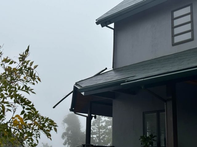 筑紫野市で強風により外れた雨樋