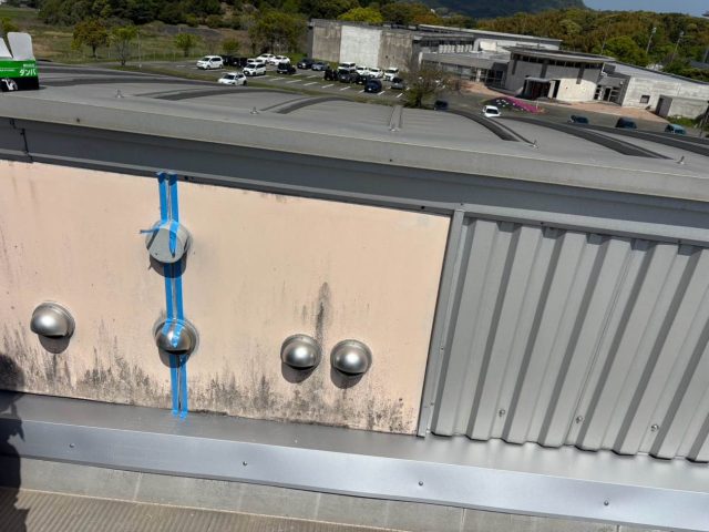 太宰府市の事務所屋根のコーキング補修