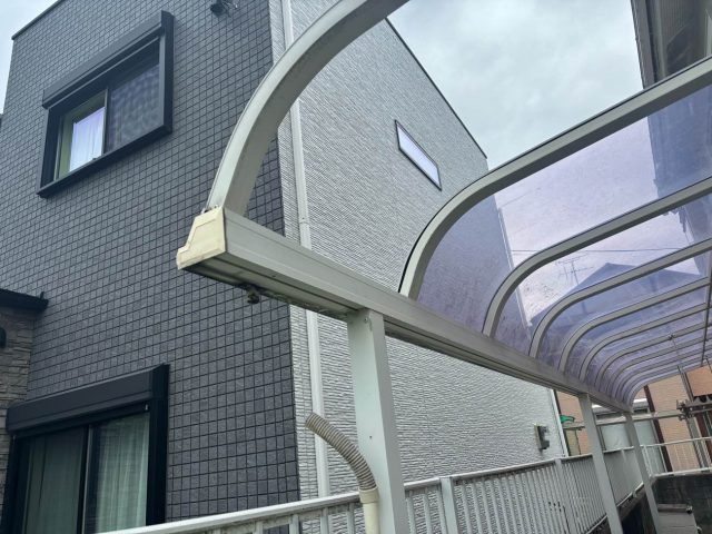 筑紫野市のテラス屋根の破損