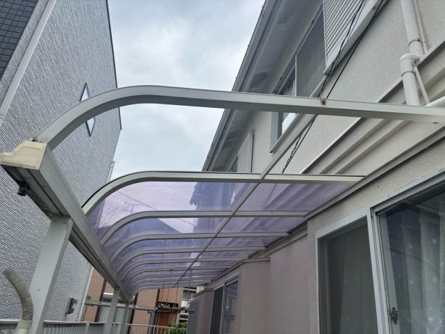 筑紫野市の強風で割れた樹脂屋根