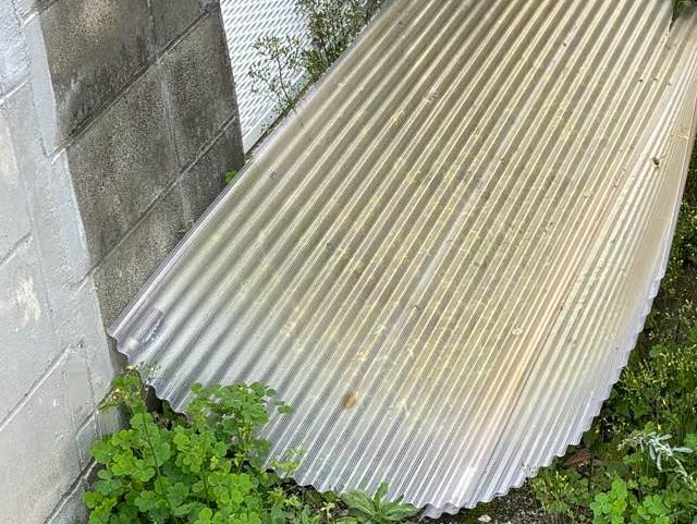 筑紫野市で破損した塩ビ屋根