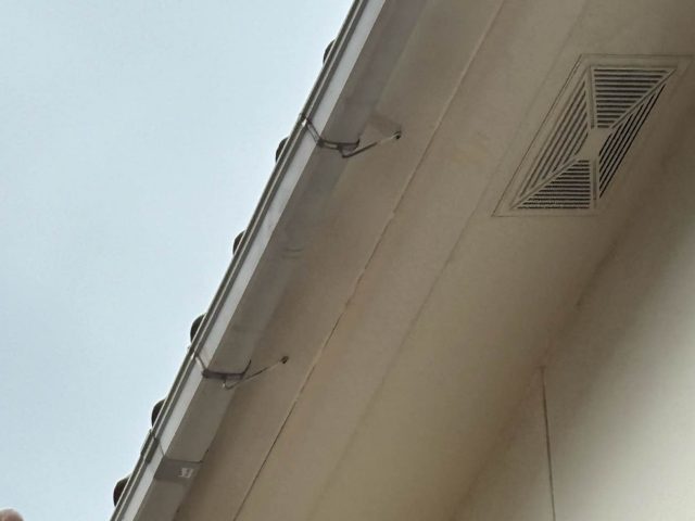 筑紫野市で調査中の雨樋