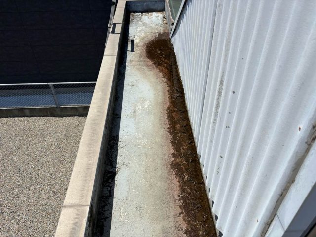 小郡市で調査で見つかった屋根の錆