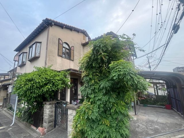 【筑紫野市】強風でベランダ屋根のポリカ板が破損｜強風被害の実態とは