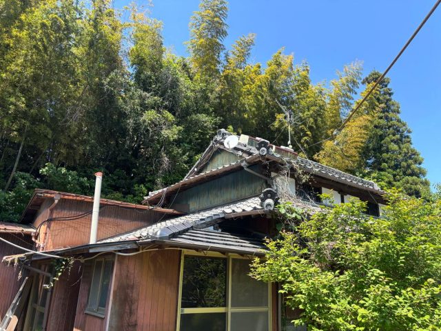 太宰府市で瓦屋根の劣化を調査