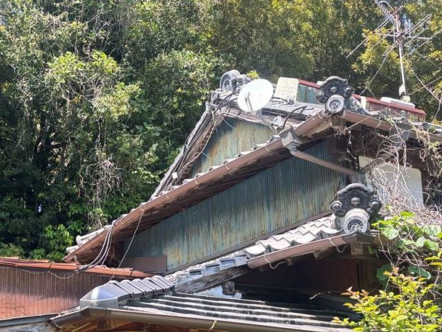 太宰府市で調査した温水器の乗った屋根